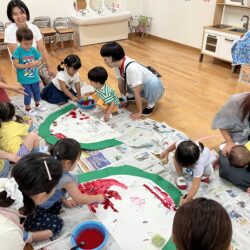絵の具あそび・小麦粉粘土あそび
